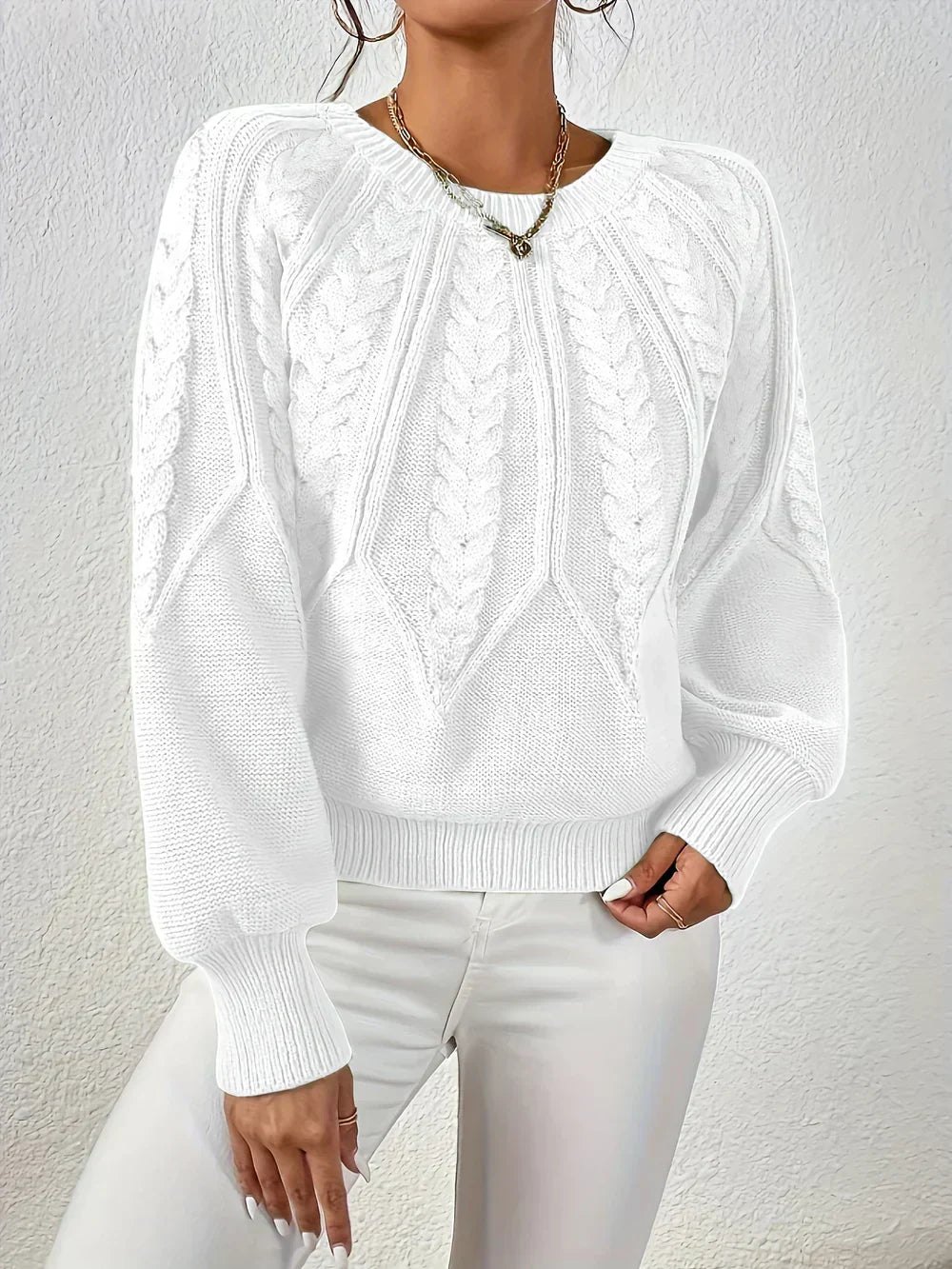 LUCY - Elegant Braided Sweater