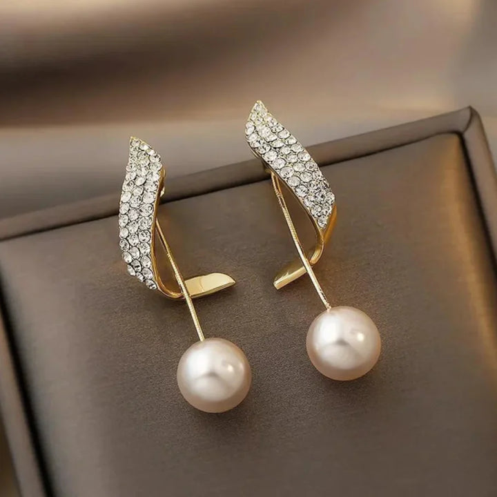 Esther - Pearl Earrings in Gold